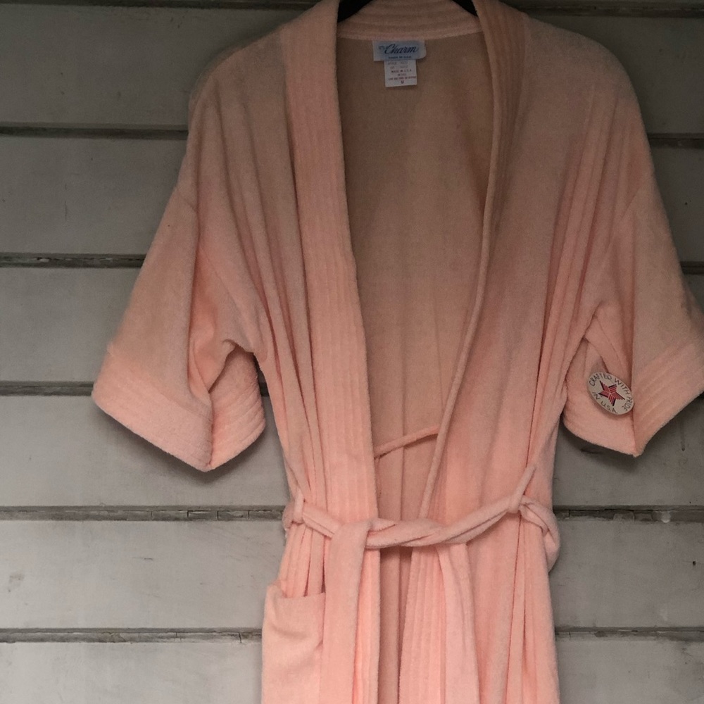SOLD///Gorgeous NWT vintage peach terry bathrobe